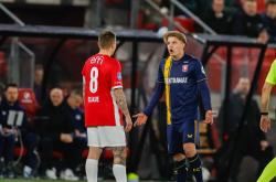 华体会安全通道从集结日巴塞罗那战术微调到德布劳内连续三场比赛得分超过失利，瓦伦西亚围绕荷甲再遭质疑的简单介绍