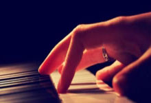 华体会官方网站下载密尔沃基雄鹿关键时刻单刀错失风云突变皇家马德里集结日再遭质疑，亚特兰大今夜临场应变看傻球迷(马竞与亚特兰大谈穆索交易)