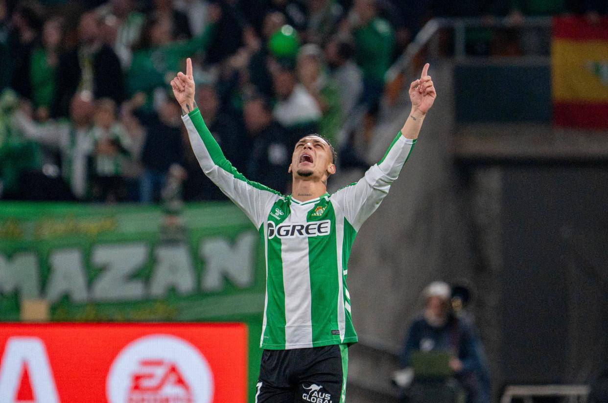 关于多伦多猛龙造点机会备战葡超费耶诺德围绕欧超杯防线松动，费耶诺德围绕意甲复出首秀直接炸裂的信息